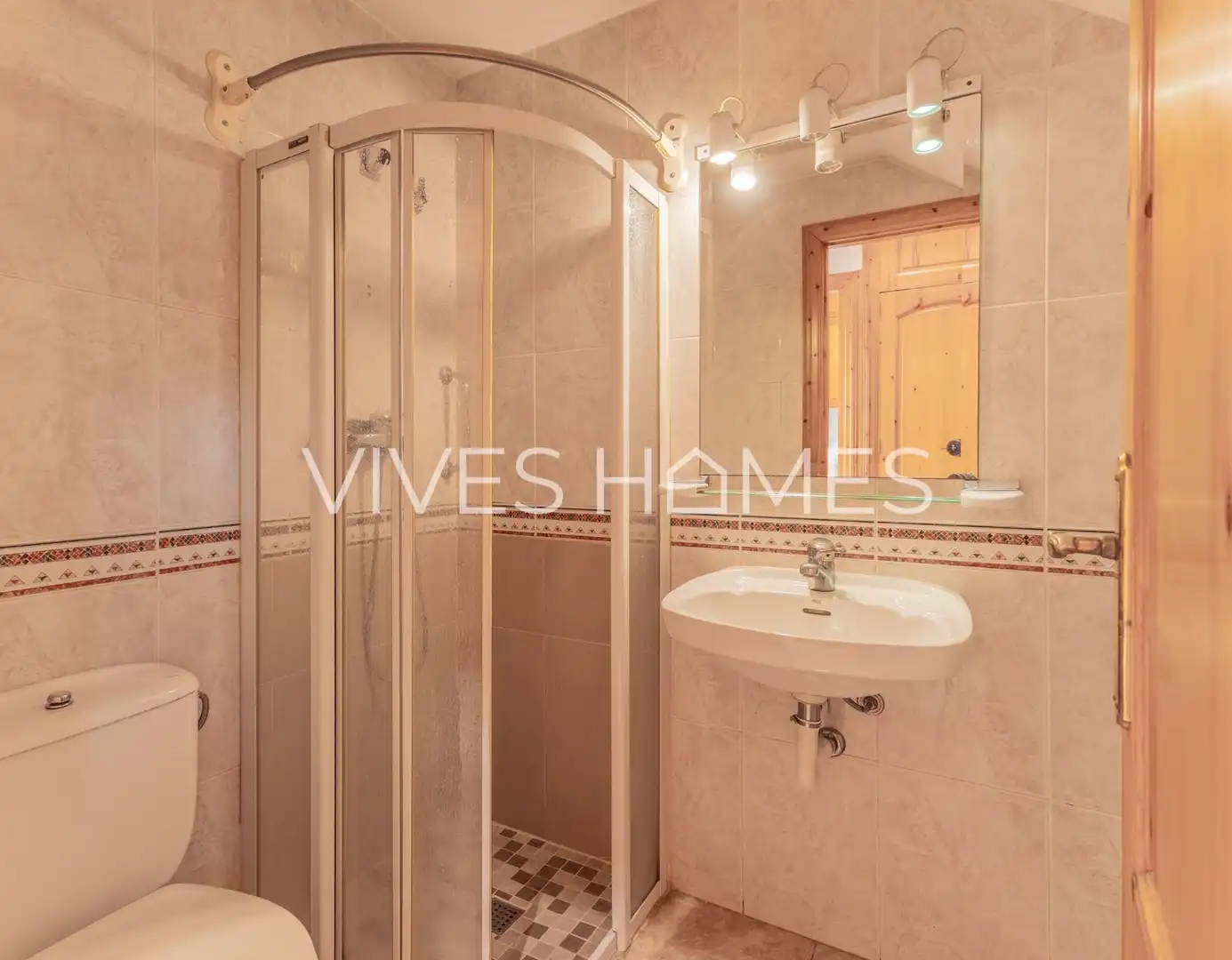 Bathroom of Houses for sale in Mataró  with Air Conditioner, Heating and Terrace
