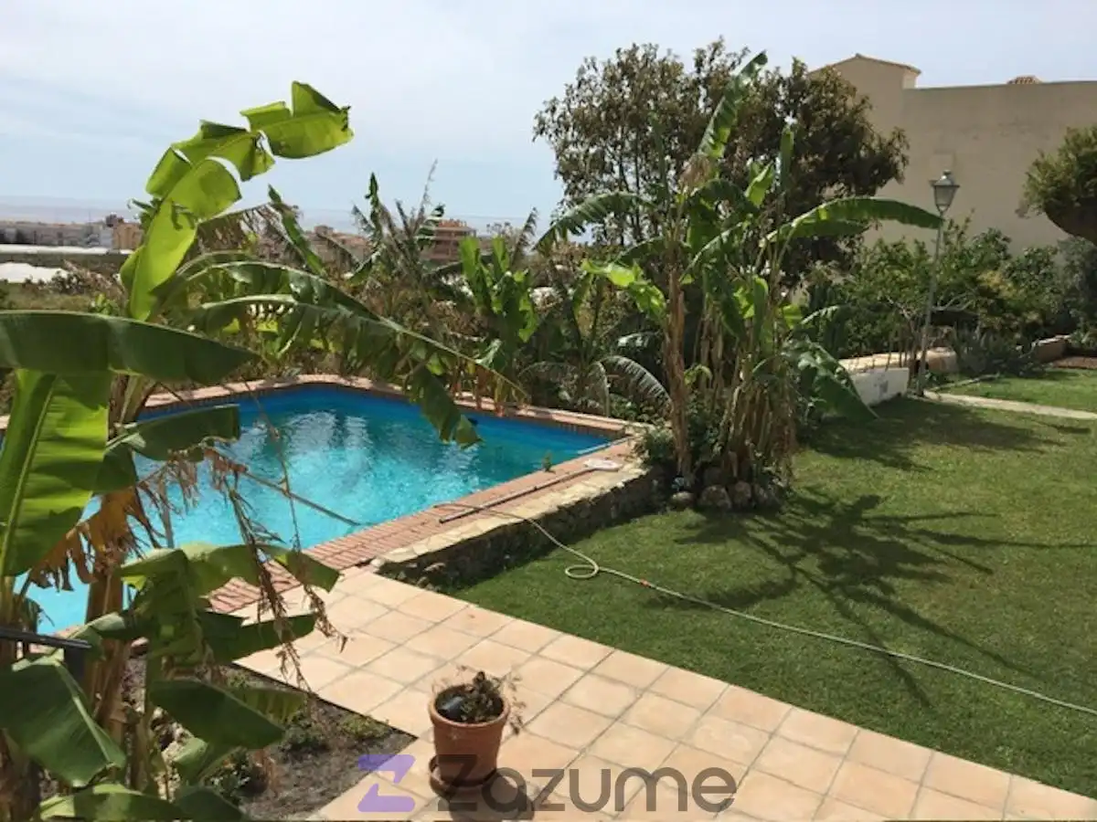 Schwimmbecken von Haus oder Chalet zur Miete in Torrox mit Privatgarten, Terrasse und Schwimmbad