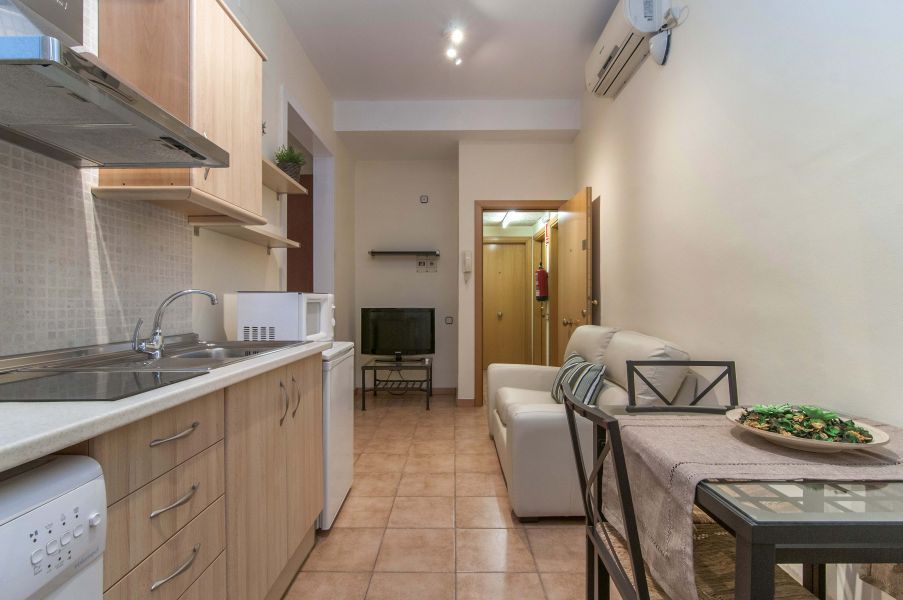 Kitchen of Study to rent in  Barcelona Capital  with Air Conditioner and Heating