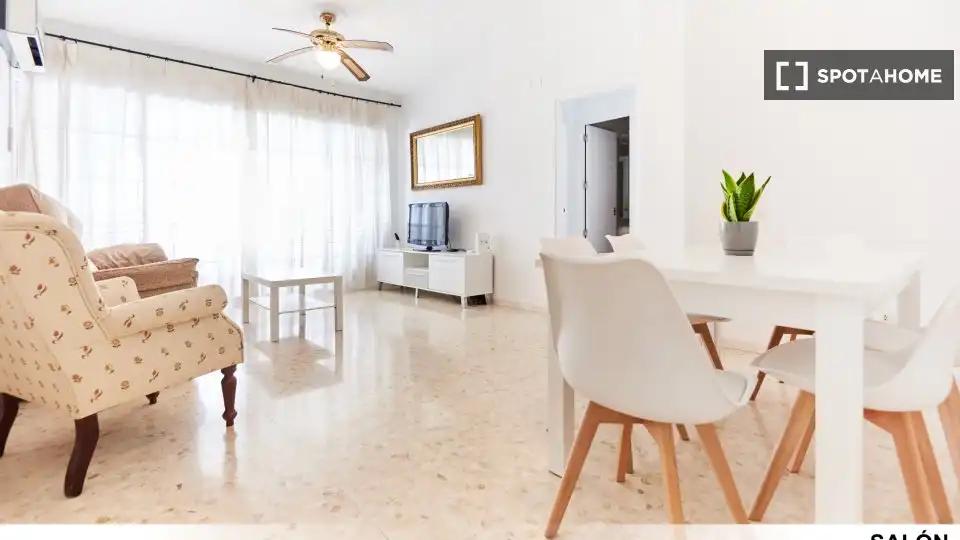 Sala de estar de Piso de alquiler en Sevilla con Aire acondicionado, Calefacción y Amueblado