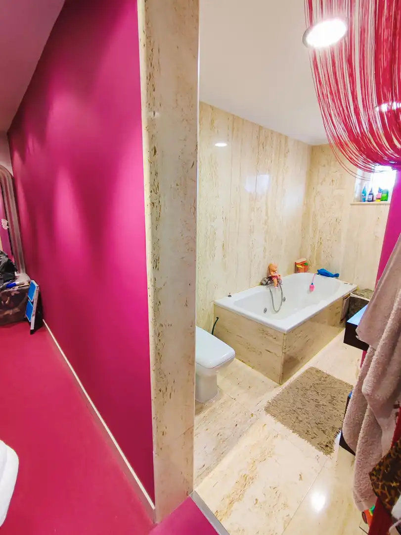 Bathroom of Attic for sale in Palencia  with Air Conditioner, Heating and Parquet flooring