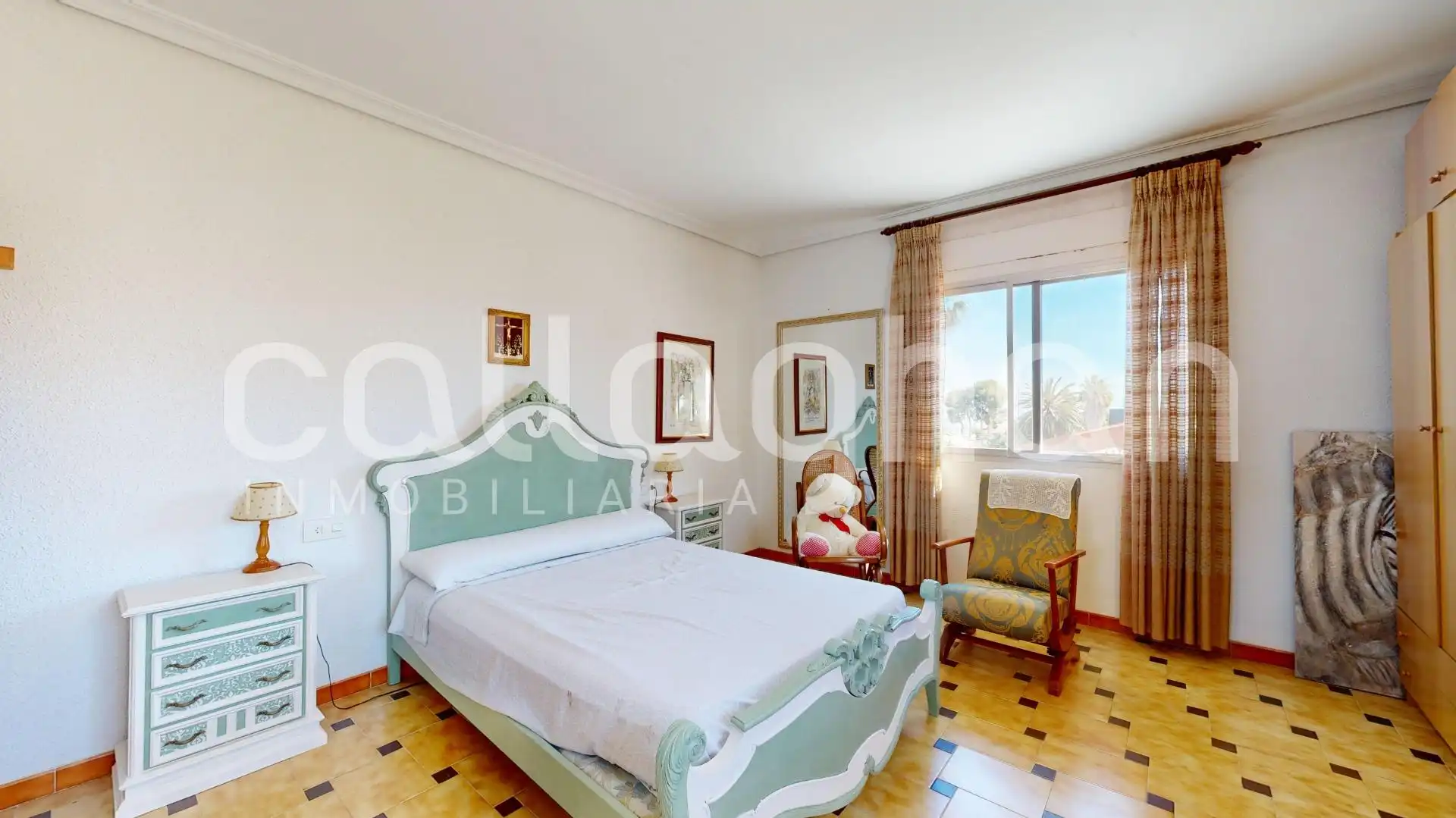 Dormitori de Casa o xalet en venda en Chiva amb Aire condicionat, Jardí privat i Terrassa