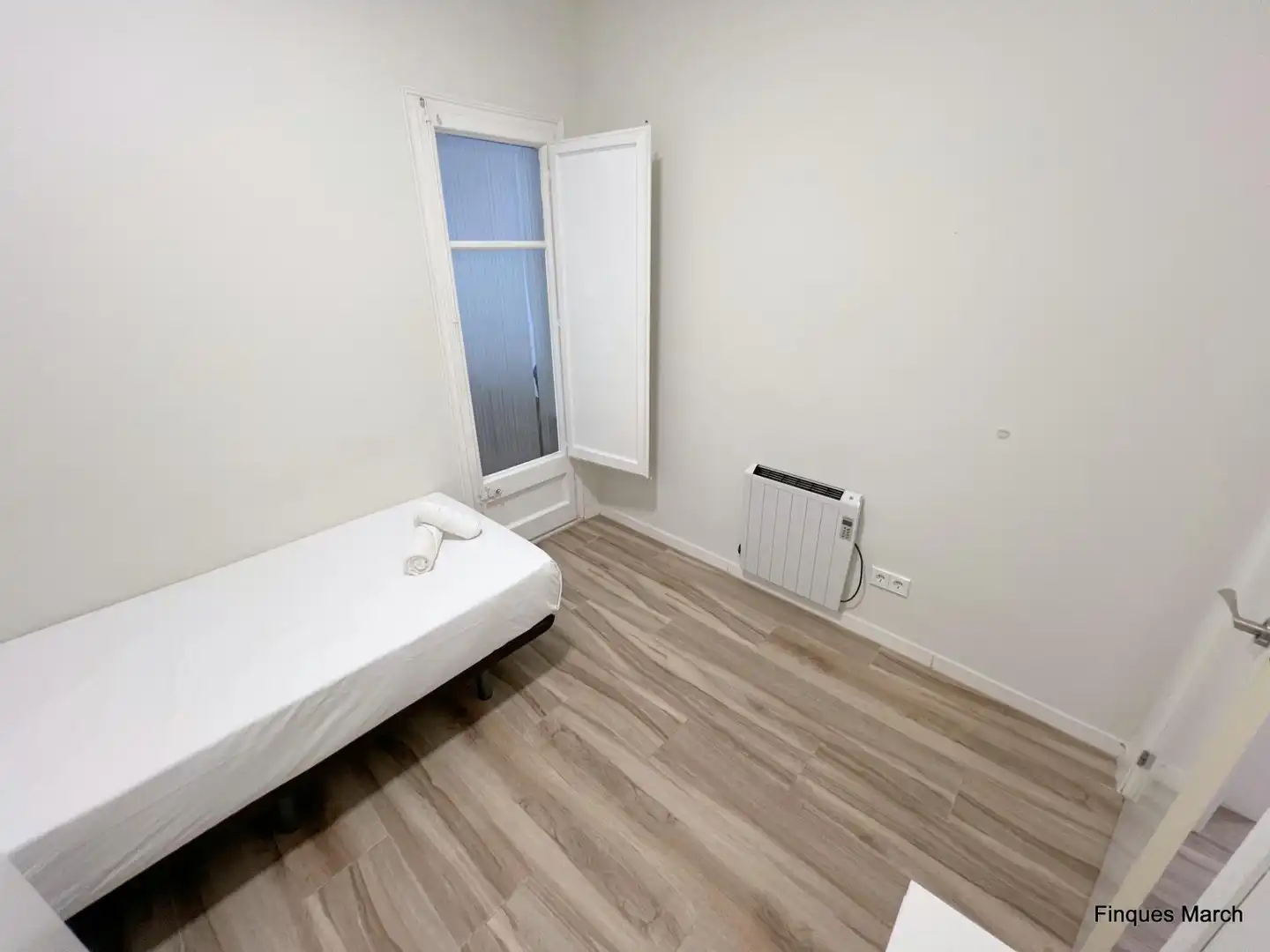 Habitación de Piso en venta en Barcelona con Aire acondicionado y Amueblado