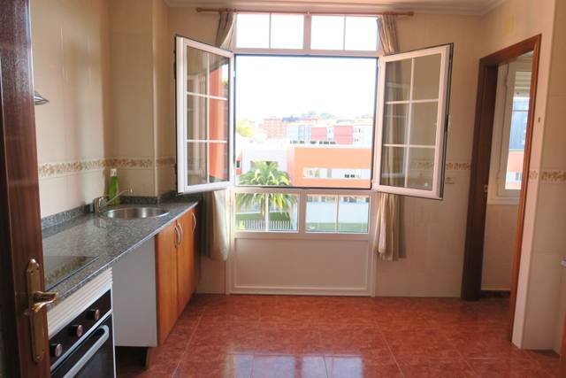 Piso en Venta en Avenida Portugal en El Carbayedo - El Quirinal