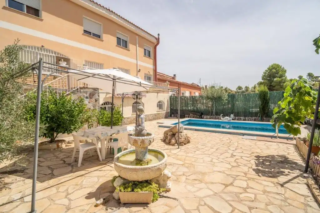 Piscina de Casa o chalet en venta en Flix con Calefacción, Piscina y Amueblado