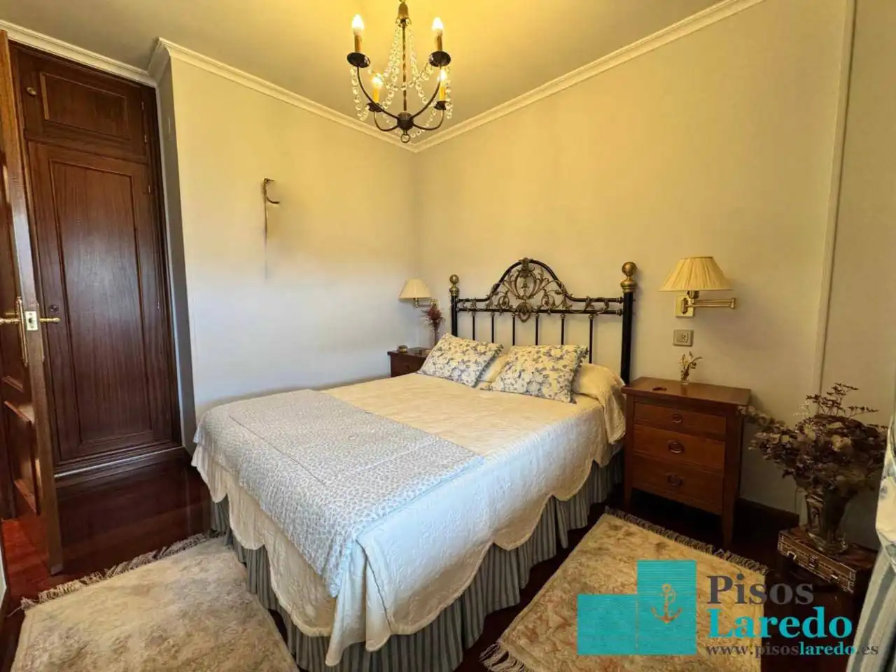 Flat for rent in Calle Marqués de Valdecilla, 8, Centro