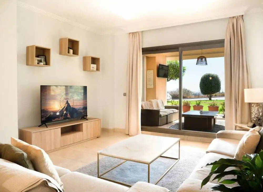 Vivienda con piscina en venta en Benahavís pueblo, imagen 3
