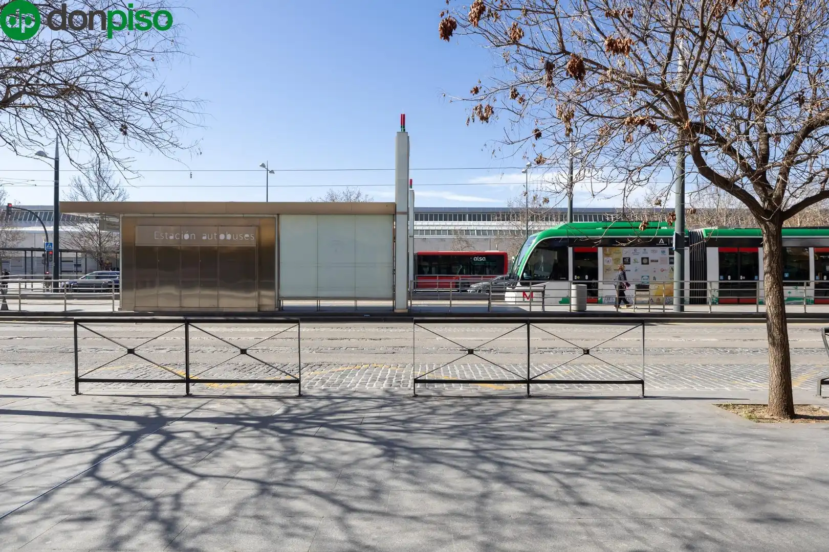 Local en venta en Avenida Avenida Juan Pablo II, 92, Joaquina Eguaras