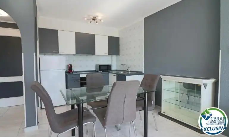 Cocina de Apartamento en venta en Empuriabrava con Calefacción, Jardín privado y Piscina comunitaria