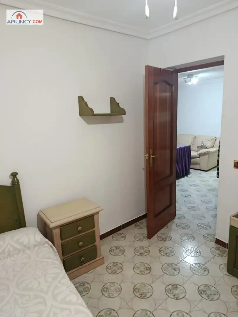 Wohnung zur Miete in Sevilla mit Klimaanlage, Heizung und Möbliert