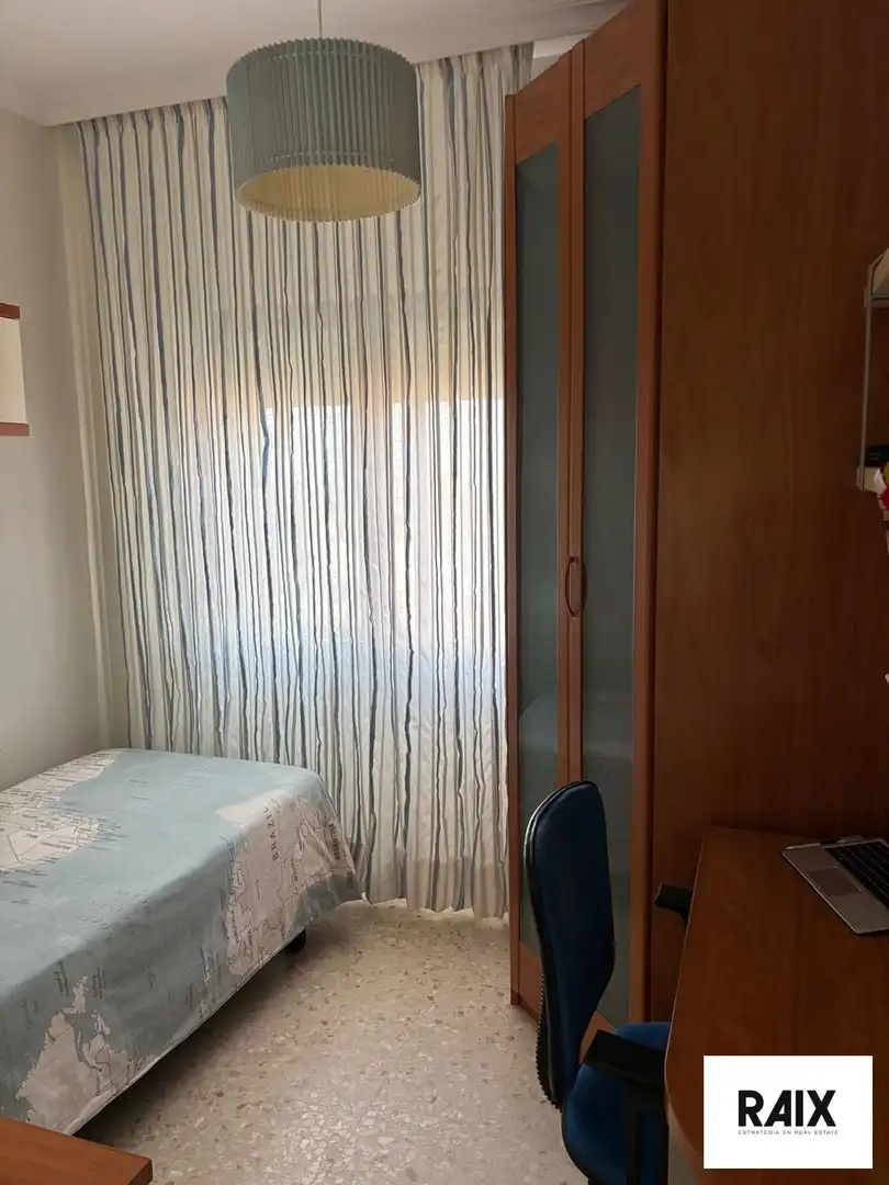 Habitación de Casa o chalet en venta en Algeciras con Calefacción, Terraza y Trastero