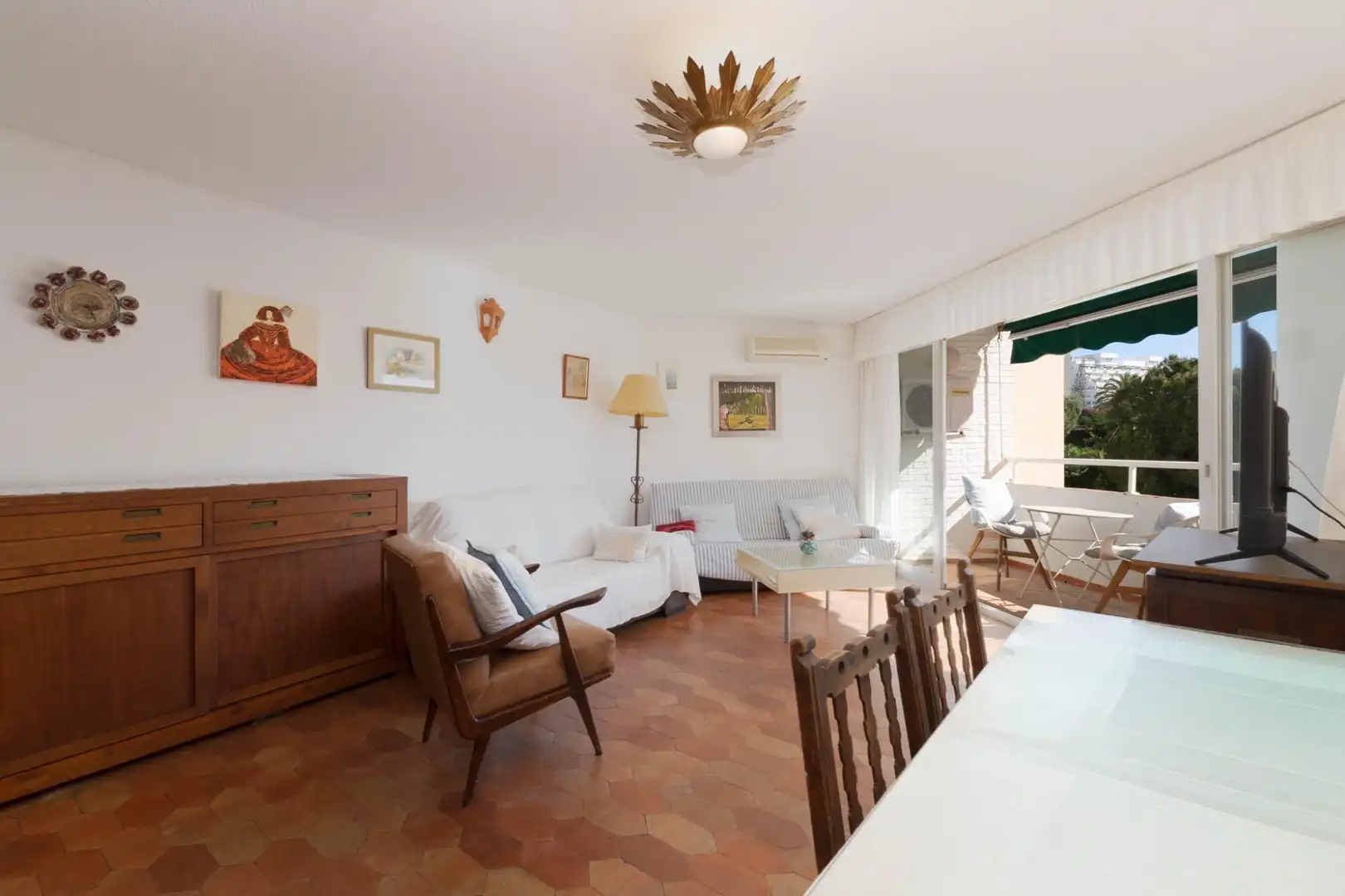 Sala de estar de Apartamento en venta en Fuengirola con Aire acondicionado, Terraza y Amueblado