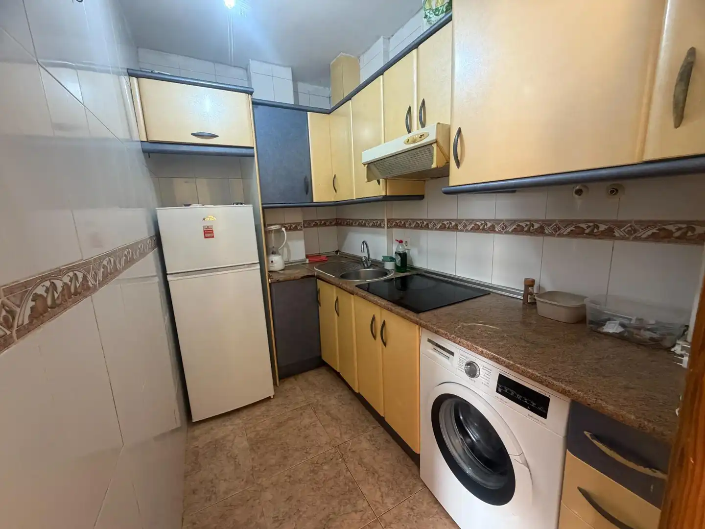 Cuina de Apartament en venda en Águilas amb Aire condicionat, Terrassa i Moblat