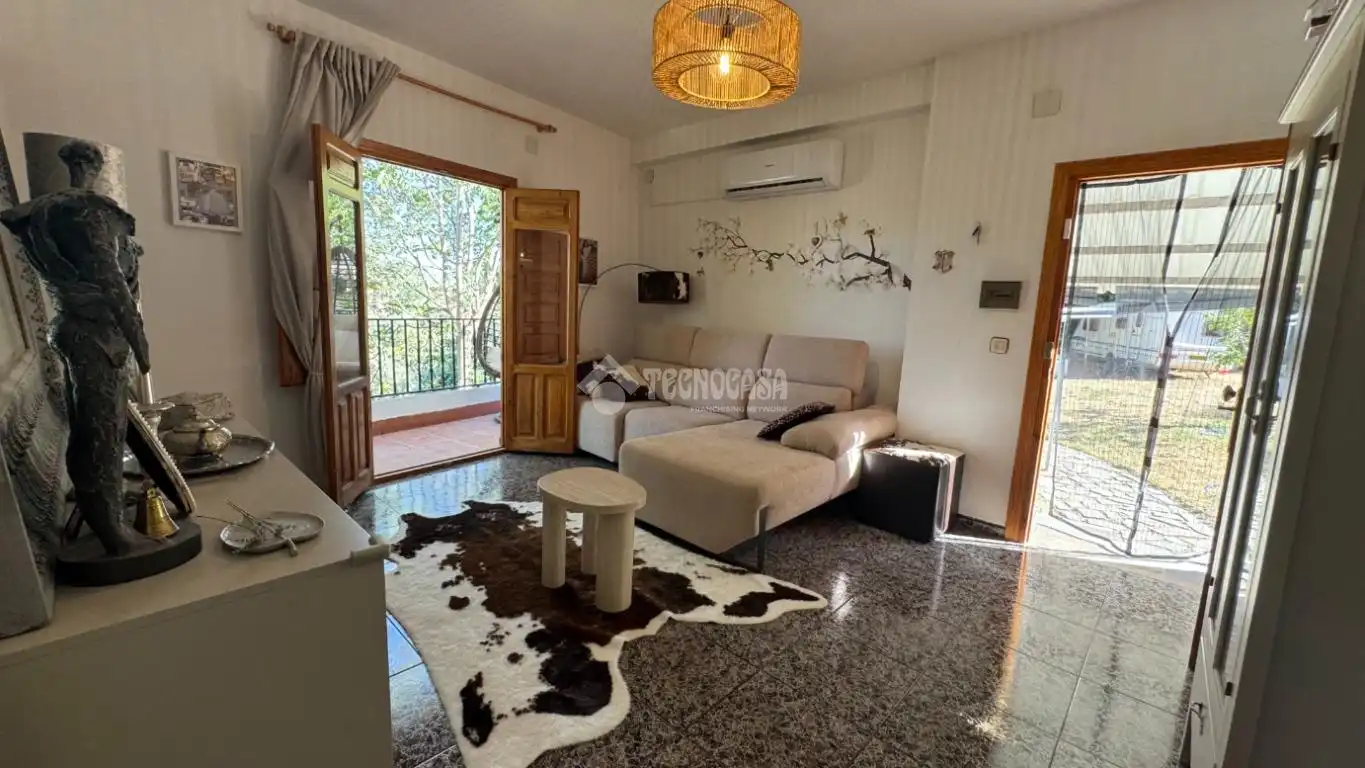 Sala de estar de Casa o chalet en venta en Alpujarra de la Sierra con Aire acondicionado, Trastero y Amueblado
