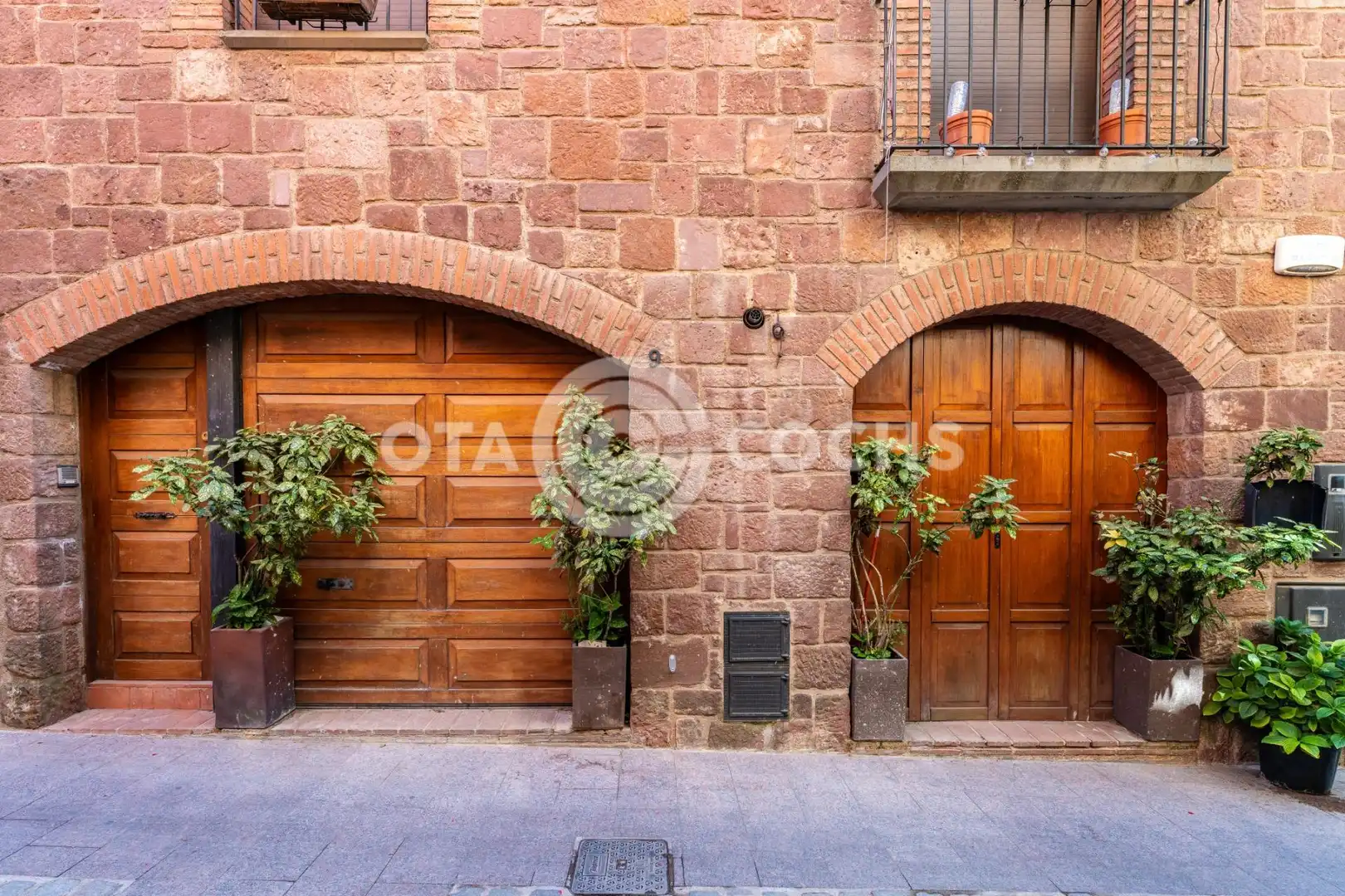 Vista exterior de Casa adosada en venda en Prades amb Terrassa