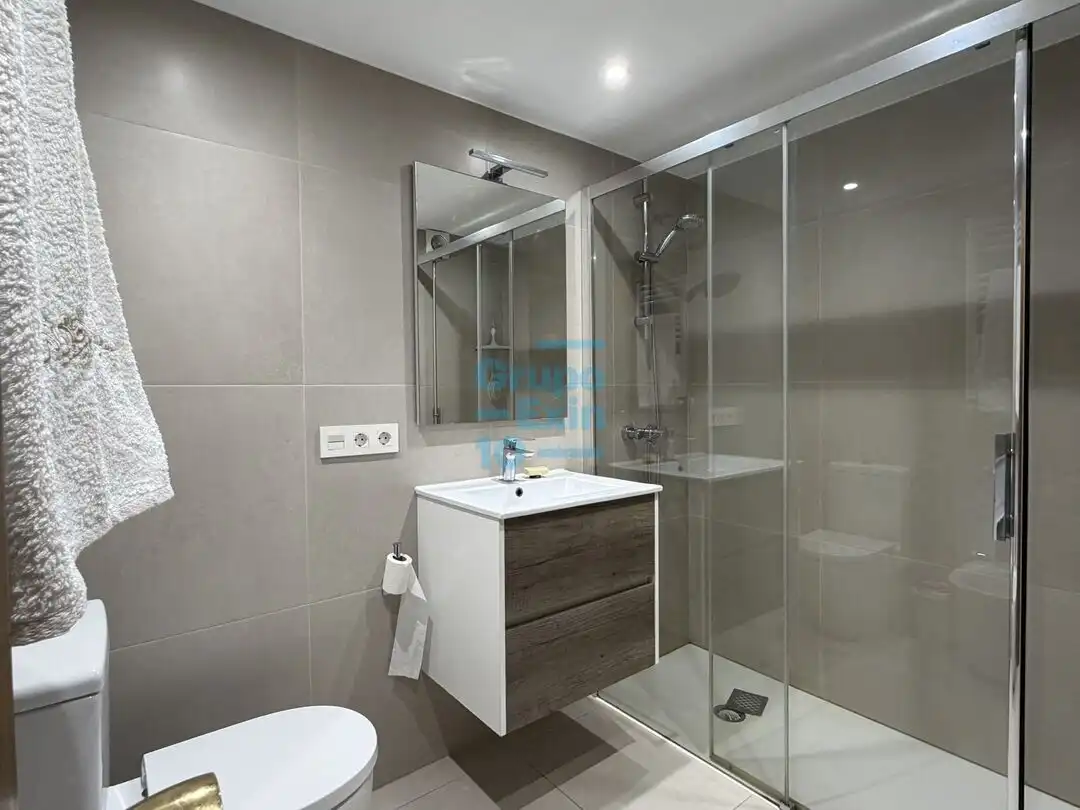 Badezimmer von Wohnung zur Miete in Antiguo