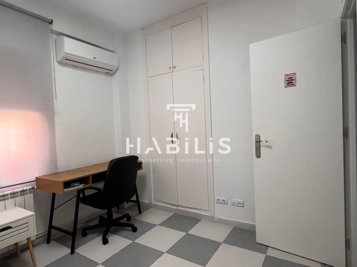 Bedroom of Flat for rent in Toledo  with Air Conditioner, Heating and Furnished