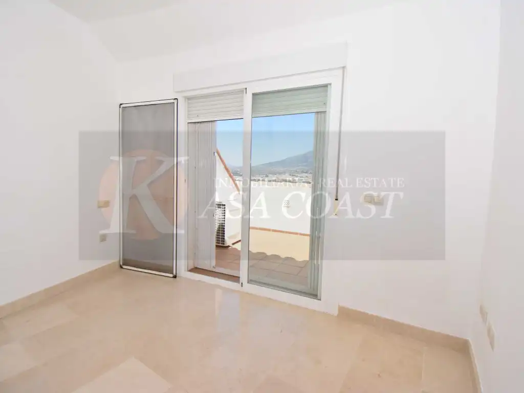 Bedroom of Attic for sale in Fuengirola  with Air Conditioner, Private garden and Terrace