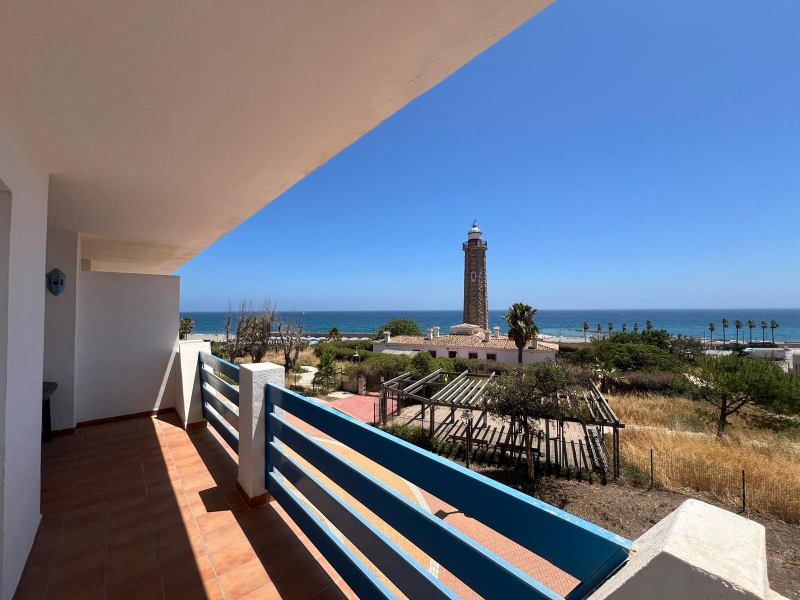 Vista exterior de Apartament de lloguer en Estepona amb Terrassa, Piscina i Piscina comunitària