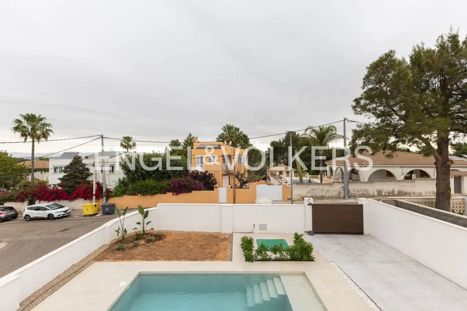Swimming pool of Houses for sale in L'Eliana  with Air Conditioner, Heating and Private garden