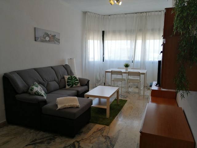 Apartamento en Alquiler en Avenida Alcalde Luis Uruñuela en Colores -  Entreparques