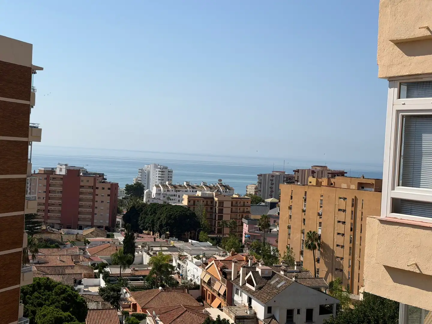 Vista exterior de Piso en venta en Benalmádena con Aire acondicionado, Calefacción y Parquet