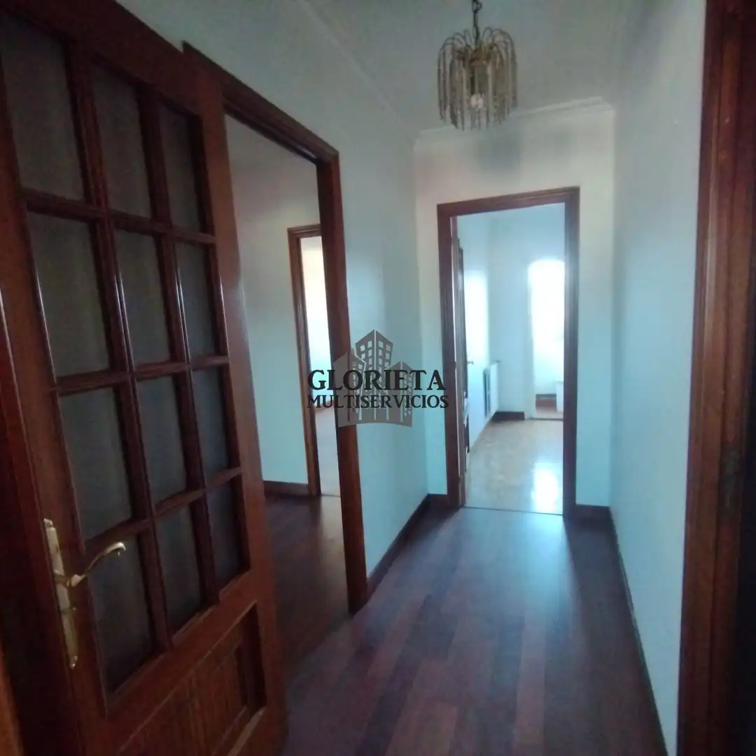 Piso en venta en Vigo  con Calefacción, Parquet y Terraza