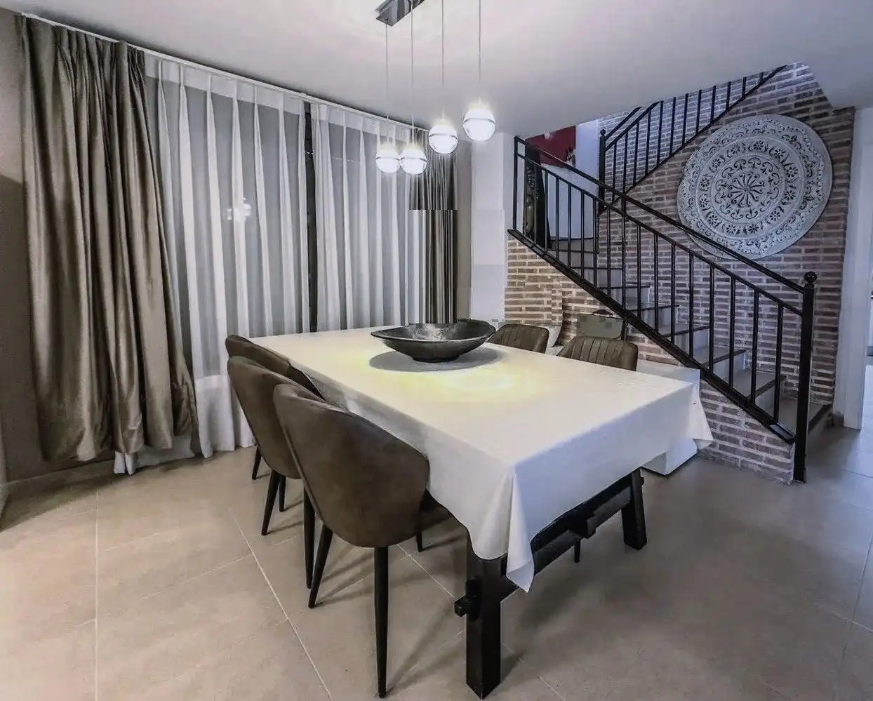 Comedor de Casa o chalet en venta en Colmenar del Arroyo con Aire acondicionado, Calefacción y Piscina