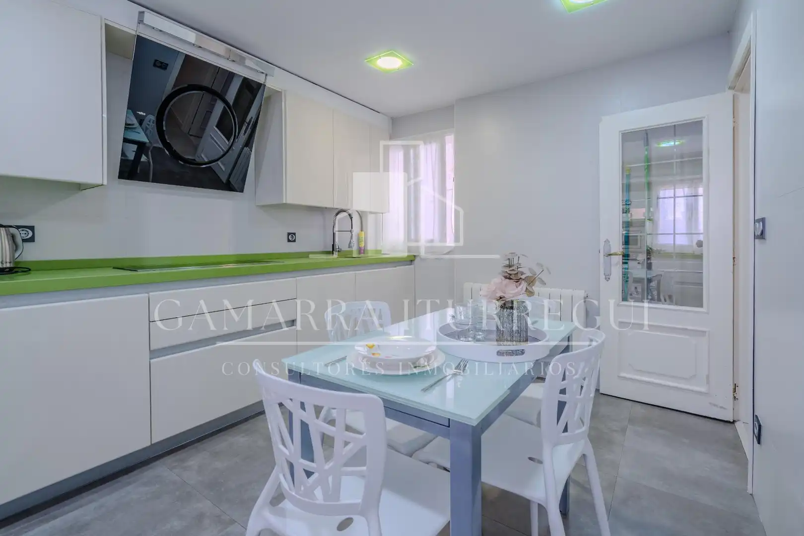 Cocina de Piso en venta en Bermeo con Calefacción