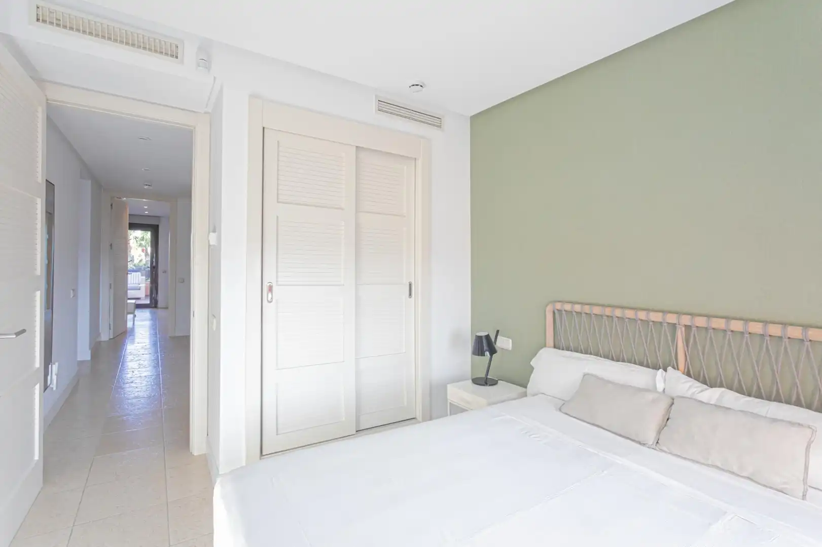Dormitori de Apartament en venda en Chiclana de la Frontera amb Piscina comunitària
