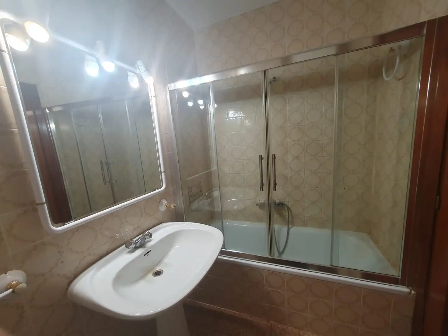 Baño de Piso de alquiler en Puertollano con Aire acondicionado, Calefacción y Terraza