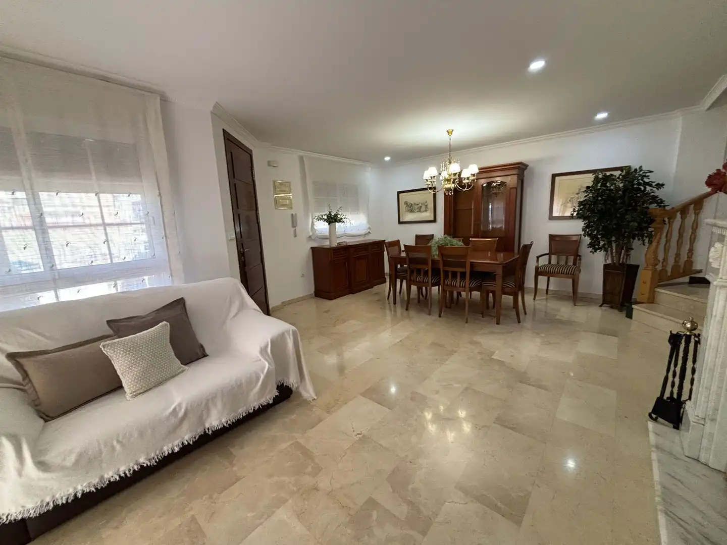Sala d'estar de Casa adosada en venda en Sueca amb Aire condicionat, Jardí privat i Terrassa