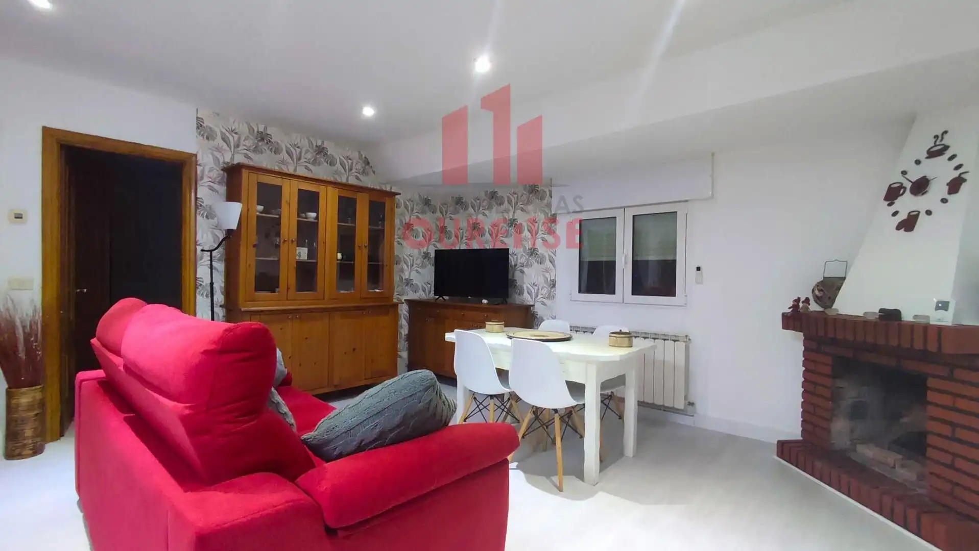 Sala d'estar de Casa o xalet de lloguer en Toén amb Moblat i Balcó