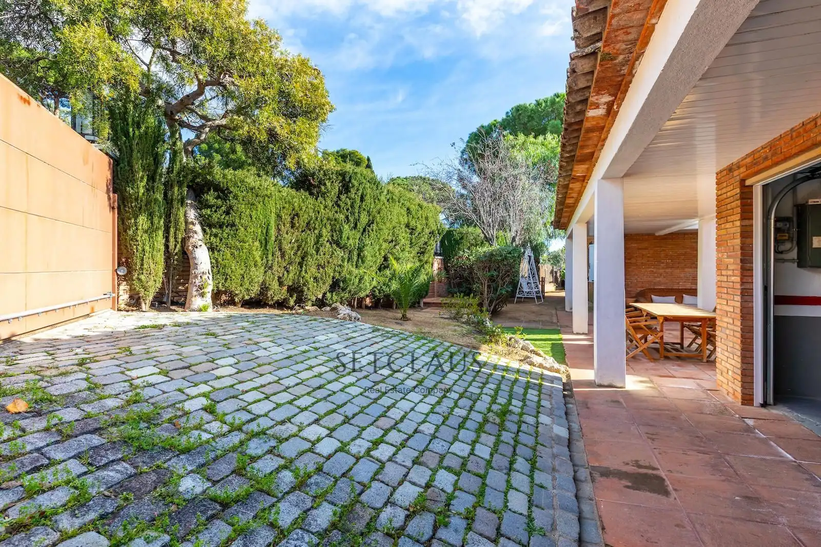 Garden of Houses for sale in Premià de Dalt  with Air Conditioner, Heating and Private garden