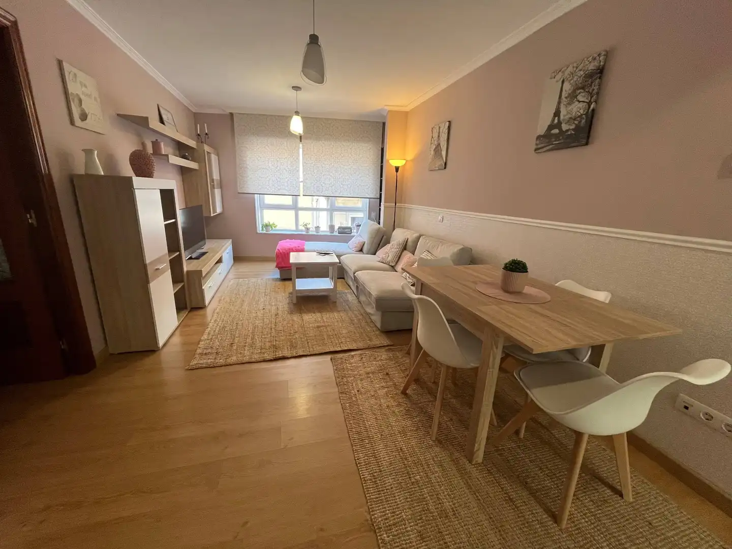Wohnzimmer von Wohnung zur Miete in Santiago de Compostela  mit Heizung und Möbliert