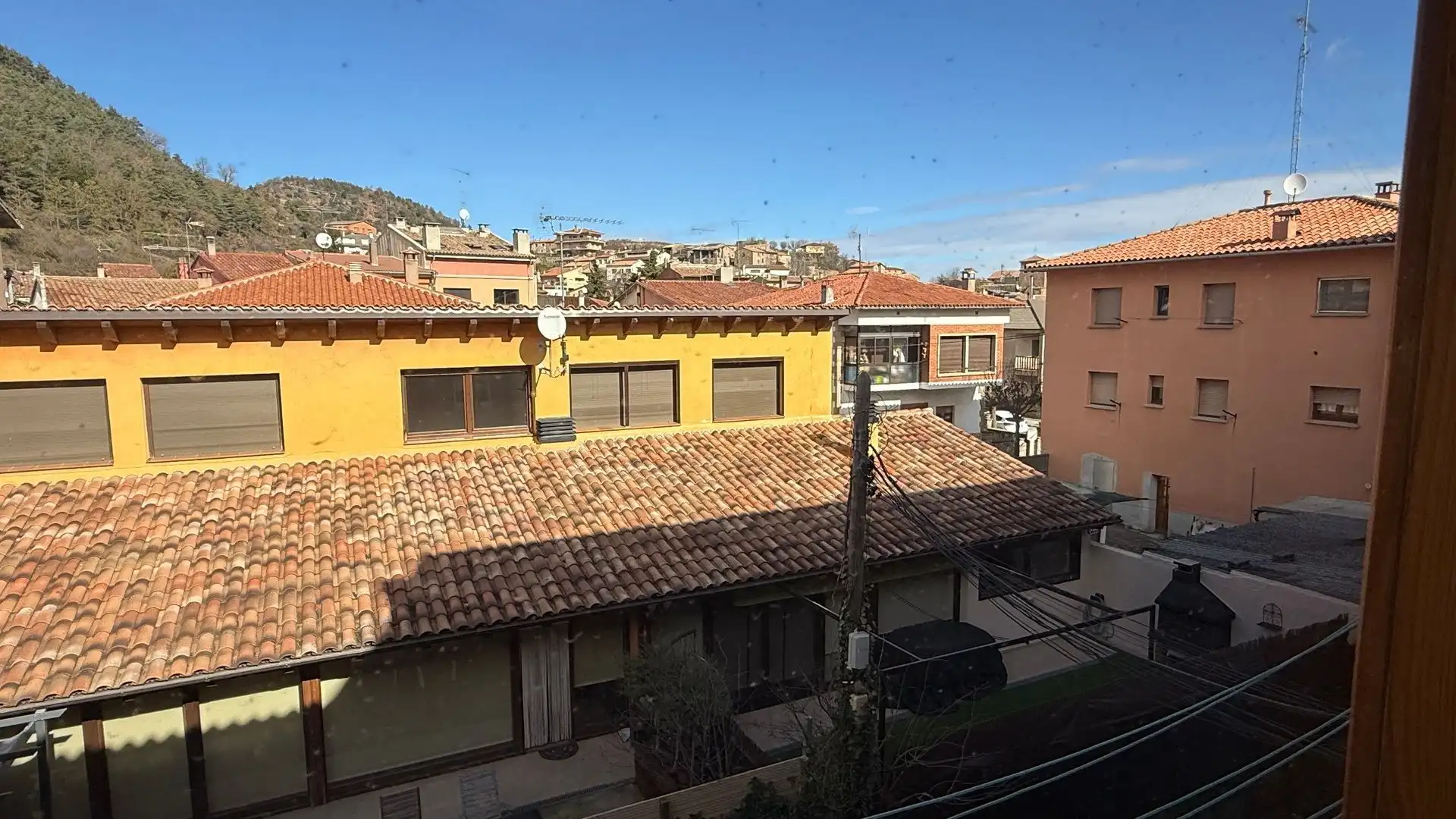 Vista exterior de Pis en venda en L'Estany amb Terrassa