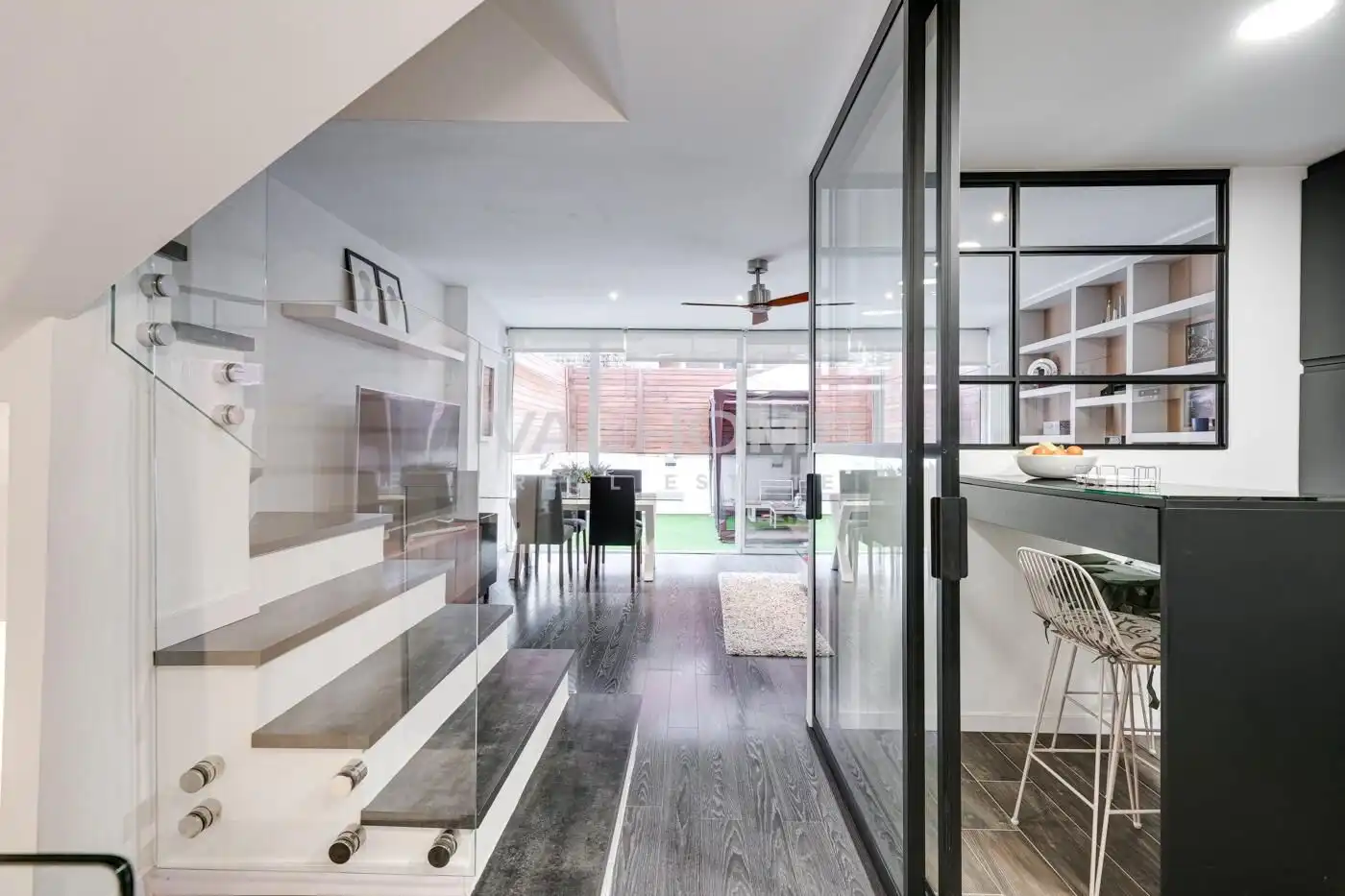 Einfamilien-Reihenhaus zum Verkauf in Sant Cugat del Vallès mit Heizung, Privatgarten und Parkett