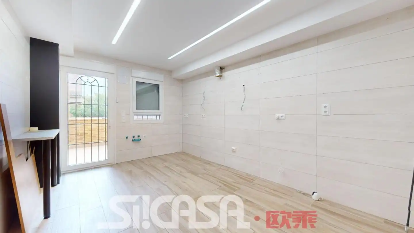Semi-detached house with pool for sale in Parla Este, imagen 12