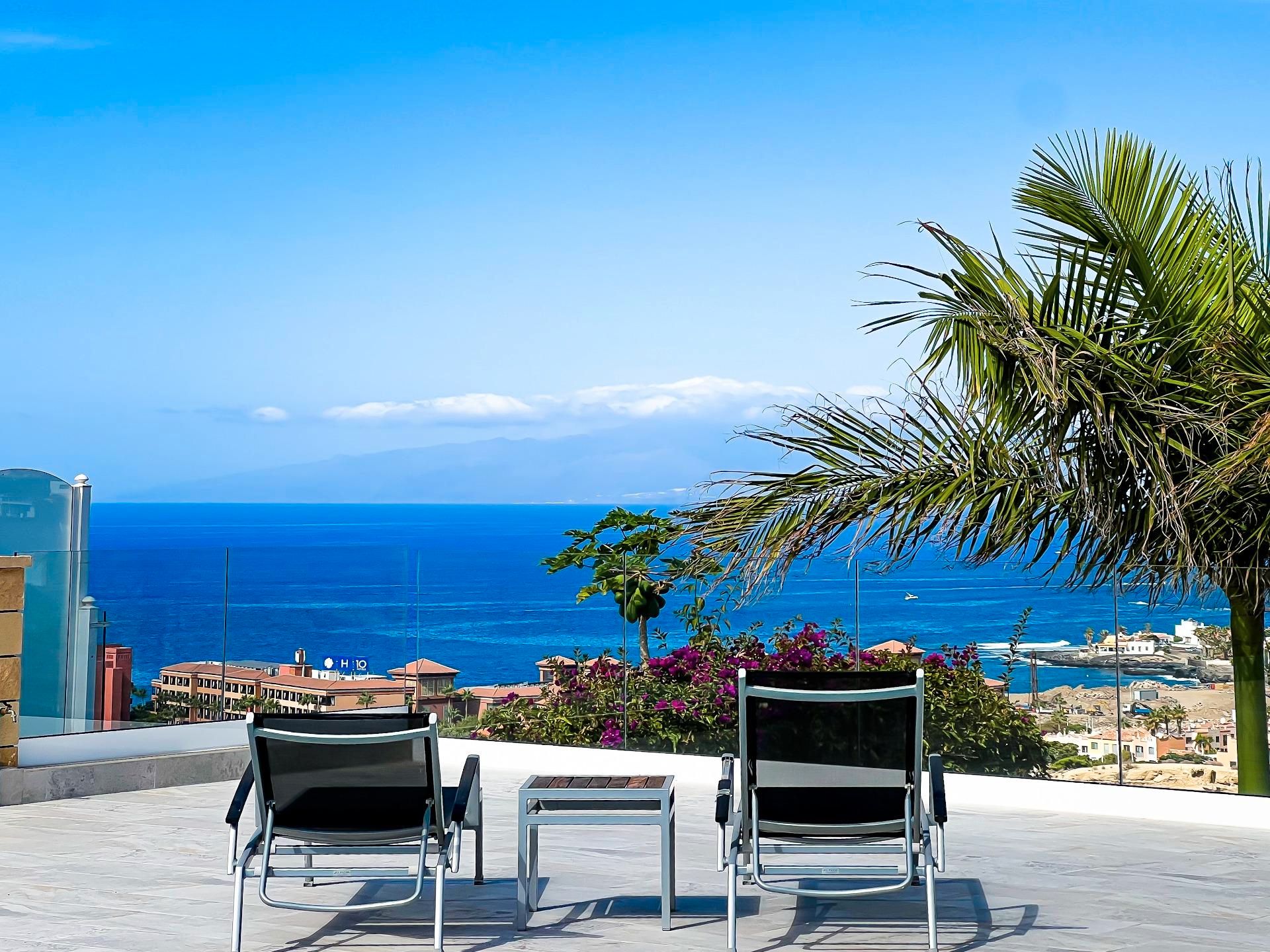 Terrassa de Casa o xalet en venda en Adeje amb Aire condicionat, Jardí privat i Traster