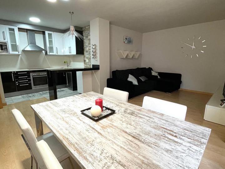 Foto 1 de Pis en venda a Carrer Pascual Madoz, Llívia, Lleida