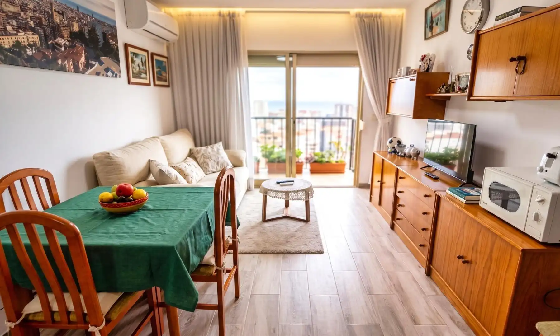 Sala d'estar de Pis en venda en Benidorm amb Moblat i Balcó