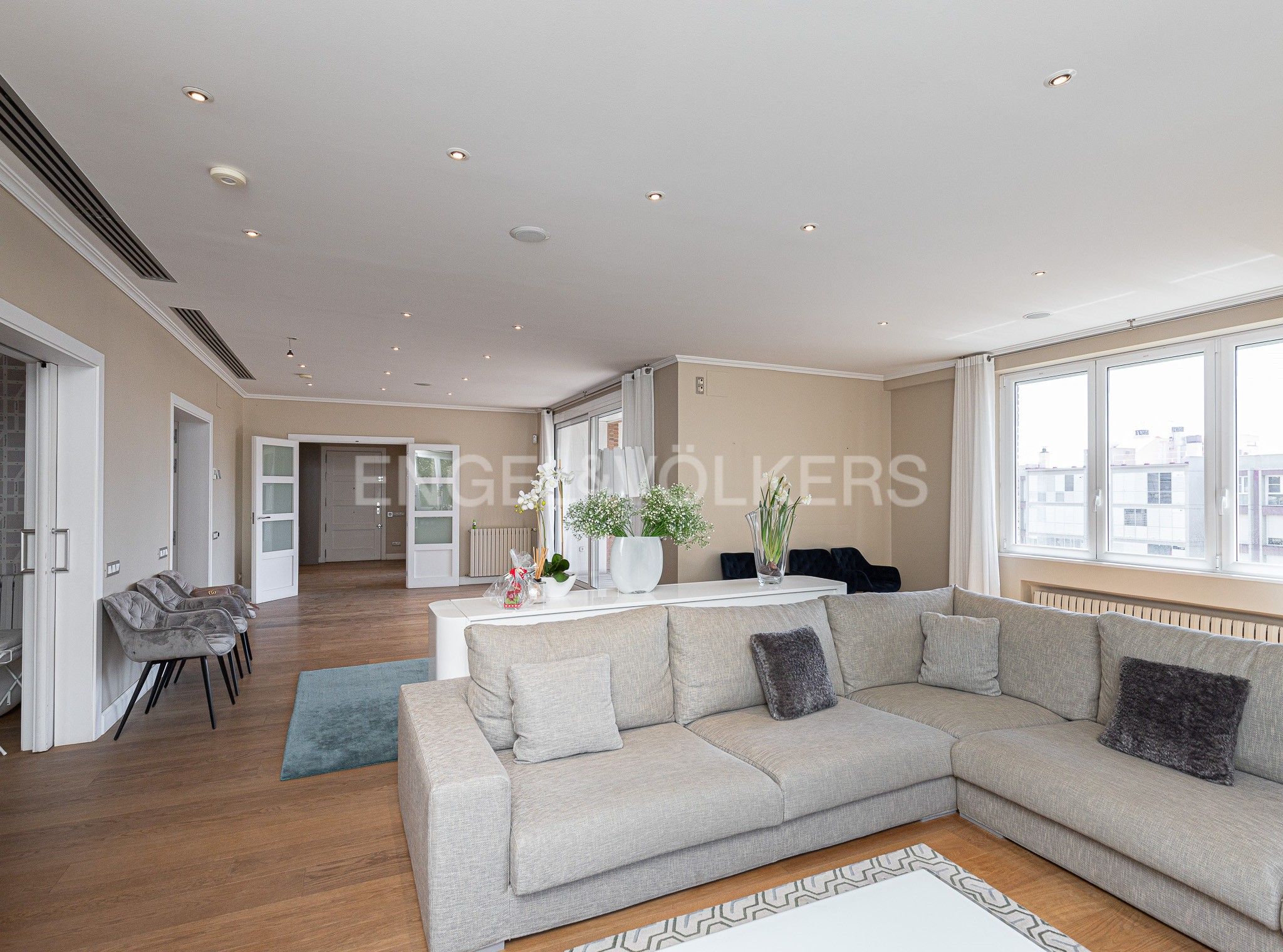 Living room of Apartment for sale in  Barcelona Capital  with Air Conditioner, Heating and Parquet flooring