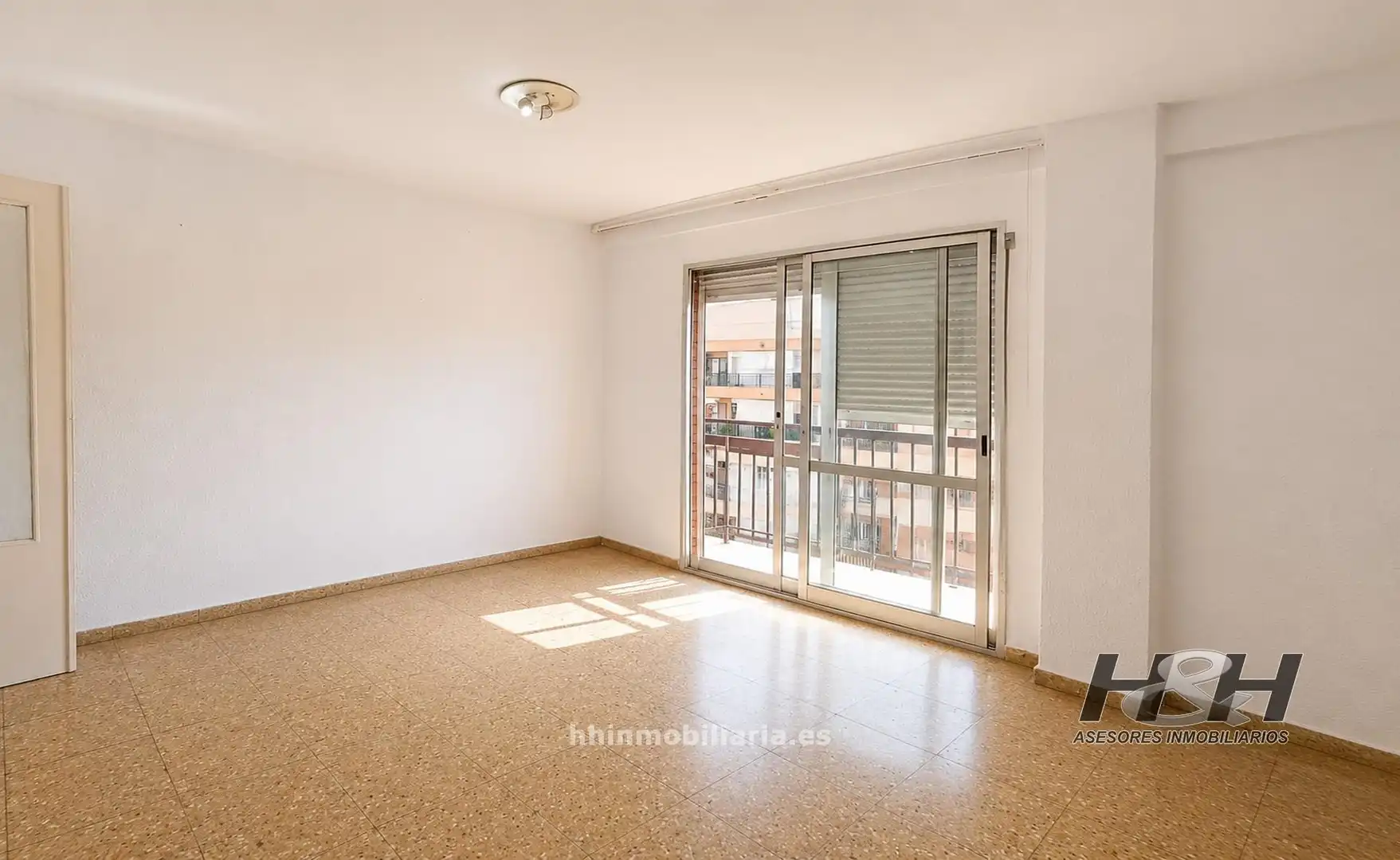 Habitación de Piso en venta en Burjassot con Aire acondicionado y Balcón