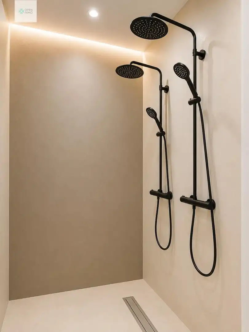 Badezimmer von Wohnung zum Verkauf in Vilanova i la Geltrú mit Klimaanlage, Heizung und Balkon