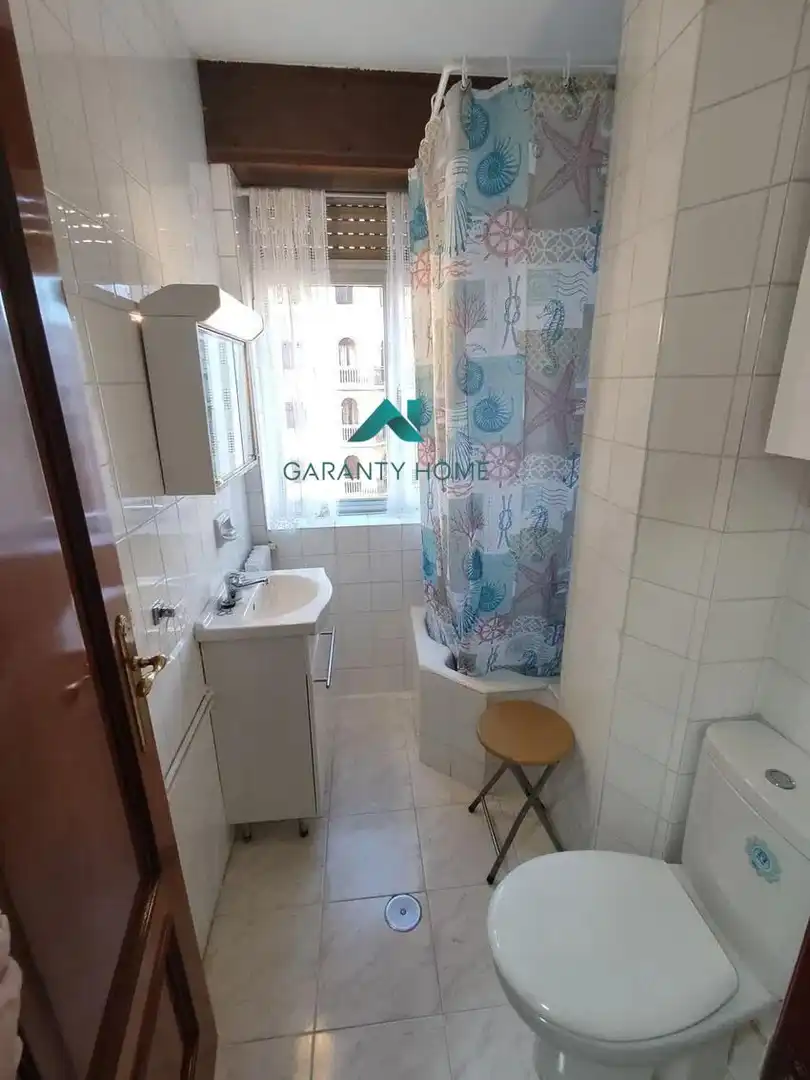 Bathroom of Flat for rent in Salamanca  with Heating, Furnished and Balcony