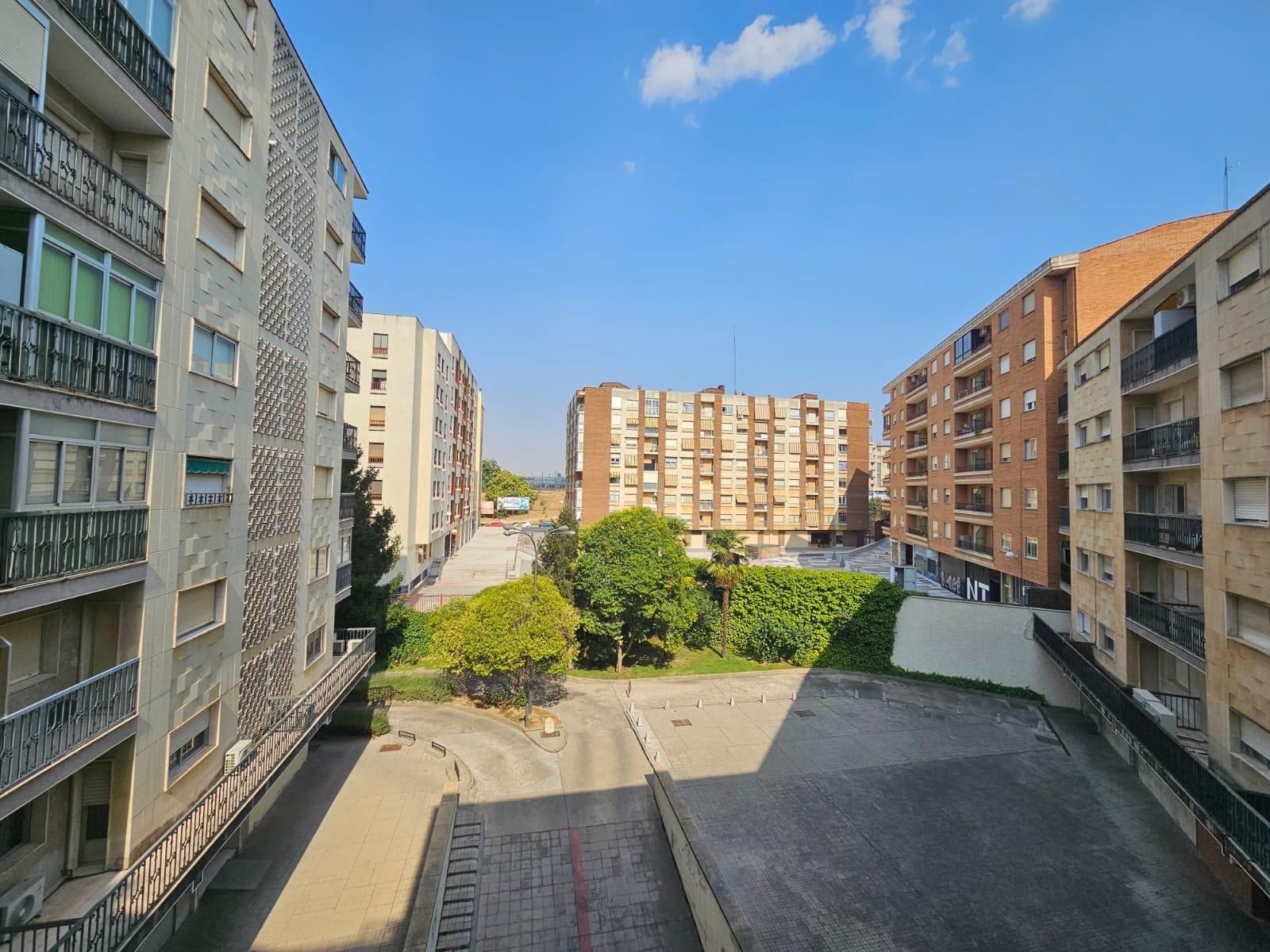 Exterior view of Flat for sale in Salamanca Capital  with Heating