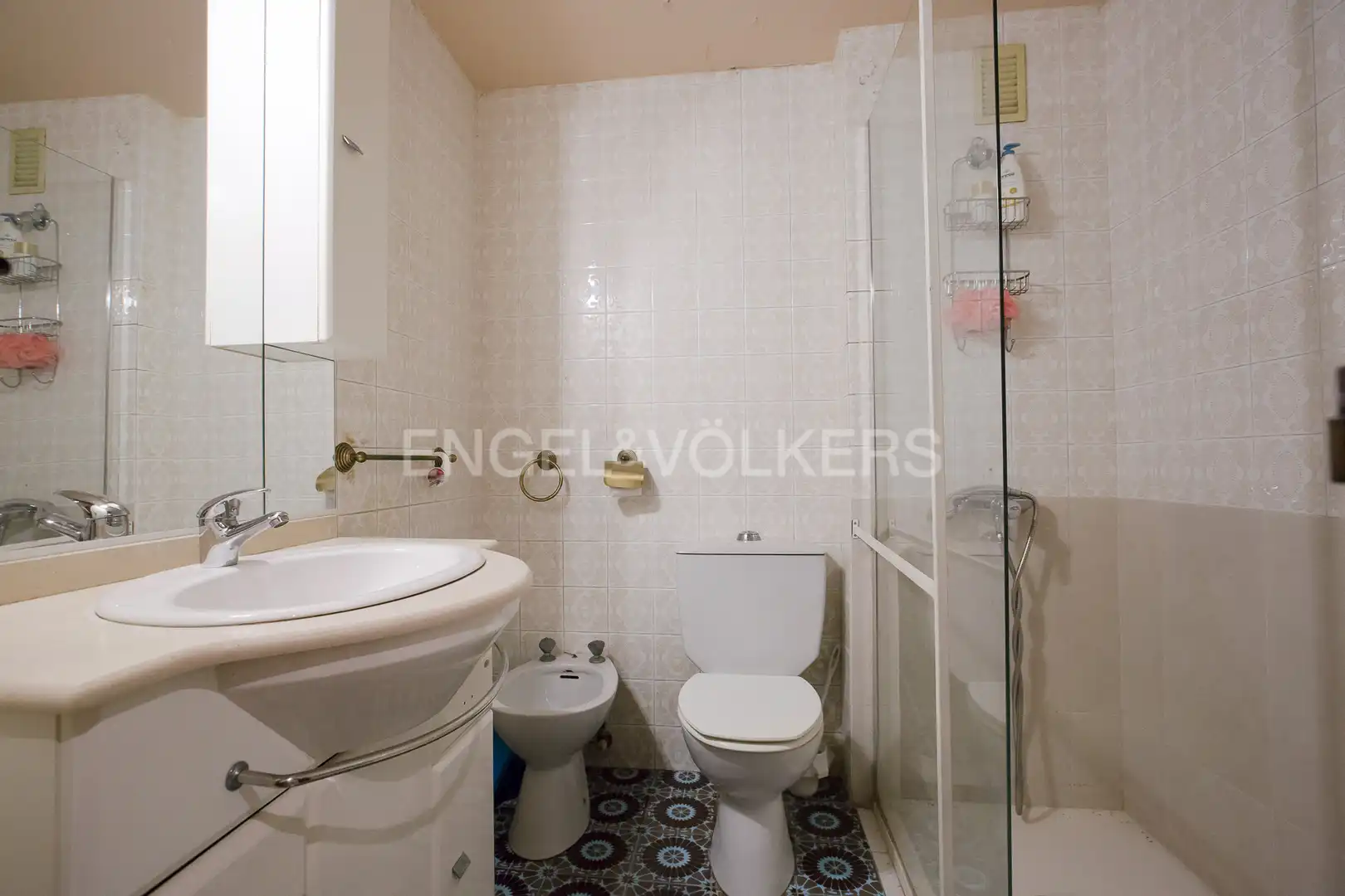 Bathroom of Flat for sale in Getxo   with Heating and Balcony