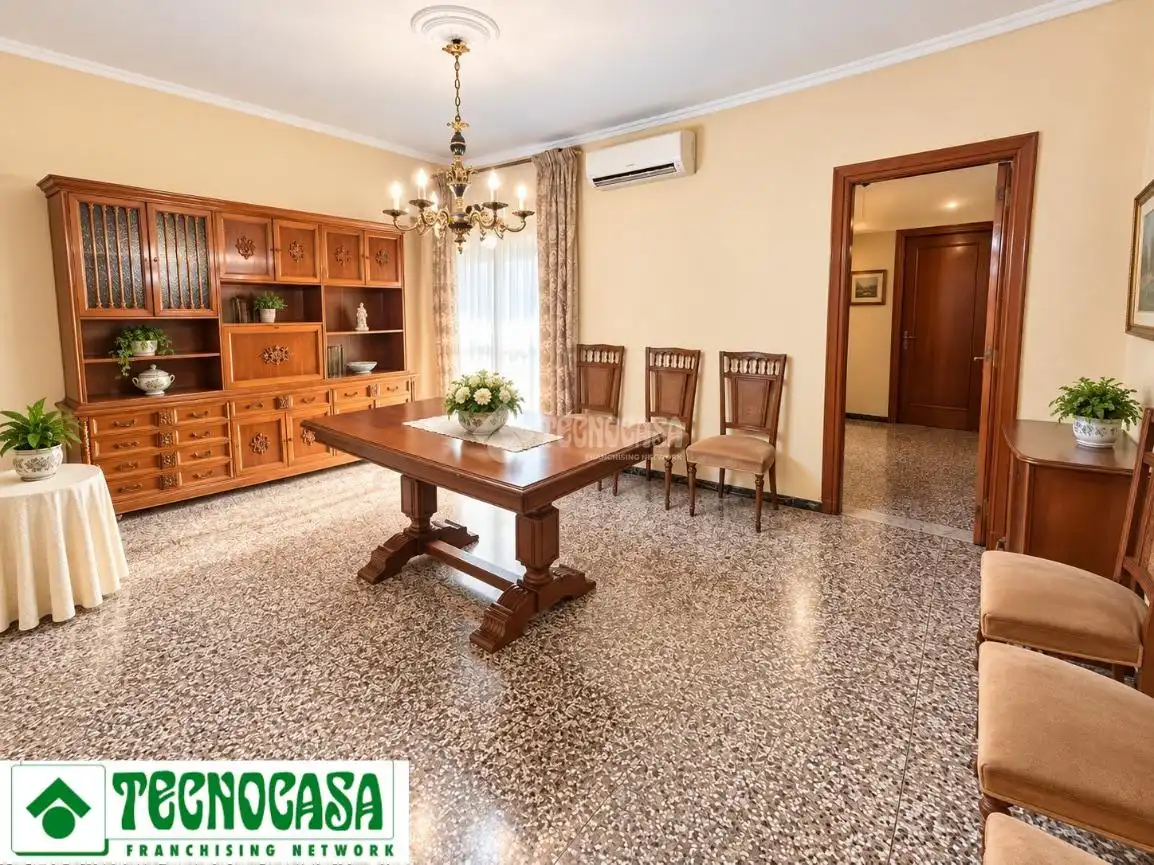 Menjador de Casa o xalet en venda en Manises amb Aire condicionat, Calefacció i Terrassa