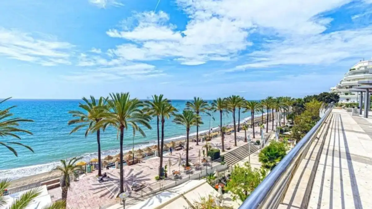 Vista exterior de Dúplex en venda en Marbella amb Aire condicionat, Calefacció i Terrassa