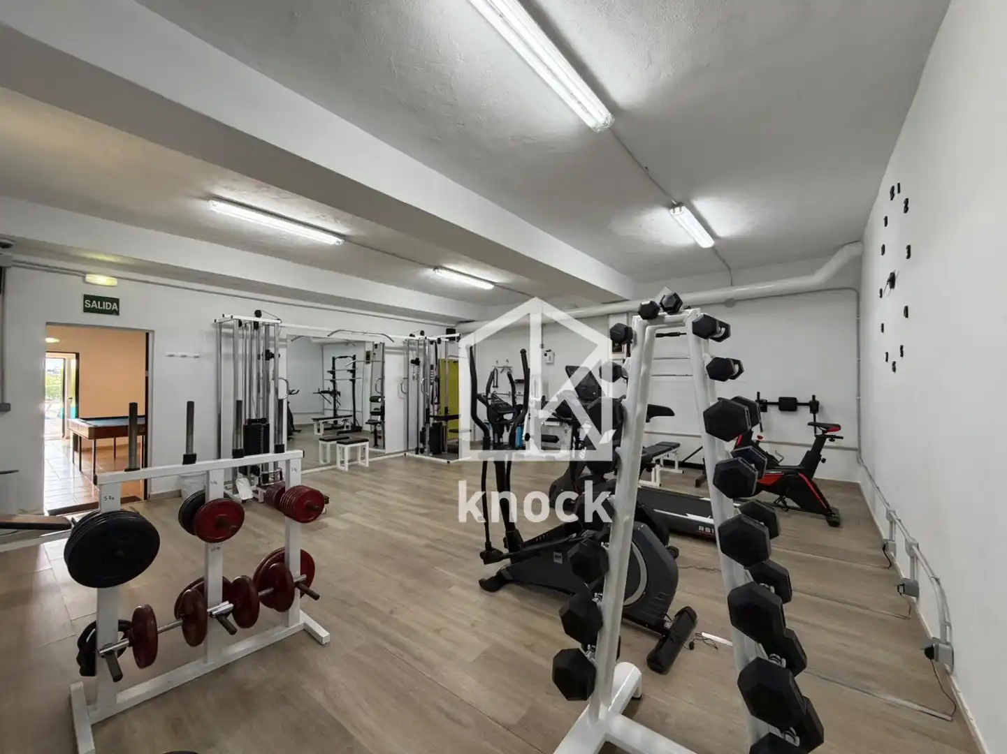Piso en venta en Oviedo  con Calefacción, Jardín privado y Trastero
